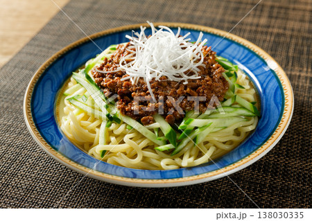 ジャージャー麺 138030335