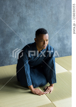 浴衣を着た外国人男性 138030355