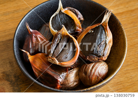 黒にんにく 138030759