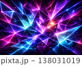 青と紫のネオン光が輝くプリズムガラス三角形の未来的クリスタル幾何学抽象背景 138031019