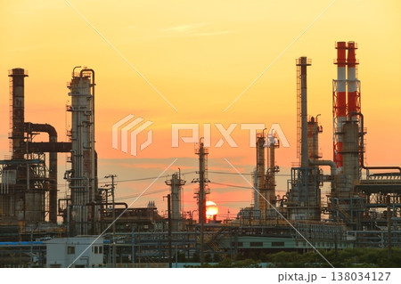 【愛媛県】太陽石油コンビナートの夕景 138034127