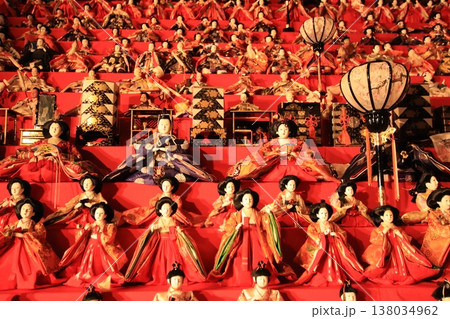 雛祭りの段飾り 138034962