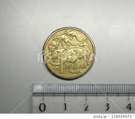 オーストラリアで1985年に発行された1ドル硬貨 オーストラリアで1985年に発行された1ドル硬貨 138034973