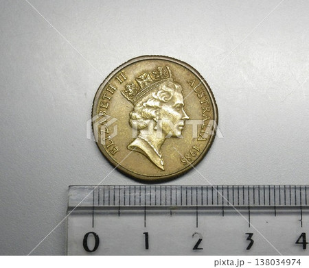 オーストラリアで1985年に発行された1ドル硬貨 オーストラリアで1985年に発行された1ドル硬貨 138034974