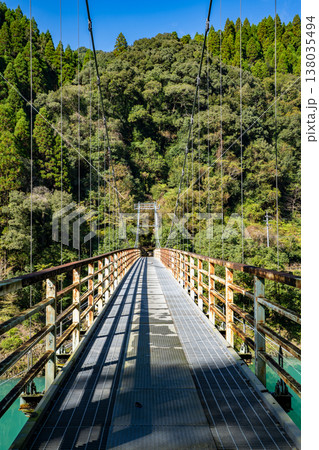 速開都比売神社の湯之内吊橋(西都市) 速開都比売神社の湯之内吊橋(西都市) 138035494