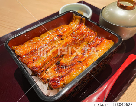 うな重。お重箱に入ったうなぎの蒲焼き。 うな重。お重箱に入ったうなぎの蒲焼き。 138040627