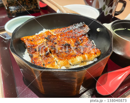 カリカリに焼いたうなぎのひつまぶし。 カリカリに焼いたうなぎのひつまぶし。 138040873