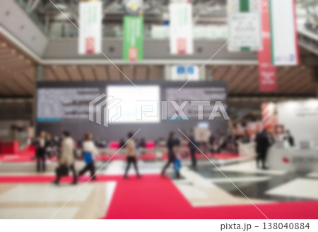 国際展示場 展示会場 イベント会場 受付 人々 アンフォーカス 国際展示場 展示会場 イベント会場 受付 人々 アンフォーカス 138040884