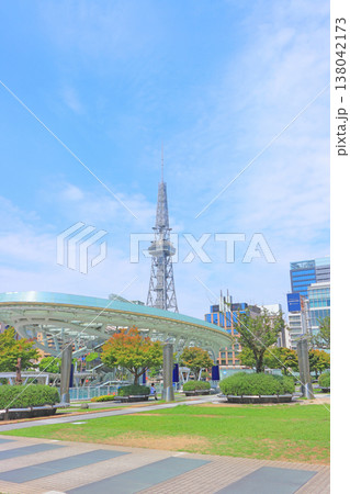 愛知県名古屋市、名古屋テレビ塔と水の宇宙船の風景 愛知県名古屋市、名古屋テレビ塔と水の宇宙船の風景 138042173