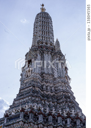 oriental pagoda at Wat Arun Ratchawararam in bangkok thailand oriental pagoda at Wat Arun Ratchawararam in bangkok thailand 138045565