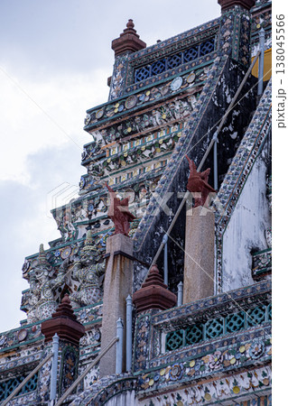 oriental pagoda at Wat Arun Ratchawararam in bangkok thailand oriental pagoda at Wat Arun Ratchawararam in bangkok thailand 138045566