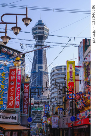 [新世界]大阪のシンボルとして有名な通天閣 138046306