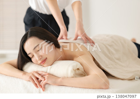 女性のエステイメージ 138047097