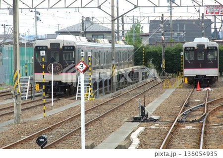 福島交通飯坂線からの車窓風景　桜水駅車両基地 138054935