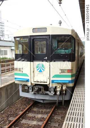阿武隈急行線の風景　福島駅（阿武隈急行8100系） 138054941