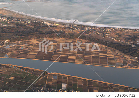 涸沼川沿岸の田園地帯　航空写真 138056712