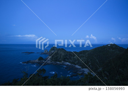 夜明け前の佐多岬灯台 夜明け前の佐多岬灯台 138056993
