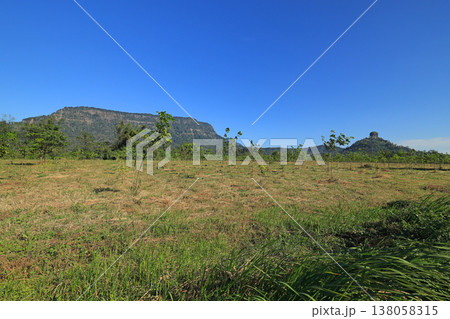 ラオスのカムムアン県クーンカム郡の周辺風景 ラオスのカムムアン県クーンカム郡の周辺風景 138058315