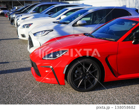 自動車展示場（イメージ） 138058682