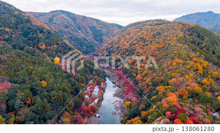NOV 28 2025 Scenic River Gorge of Rankyo in Kyoto NOV 28 2025 Scenic River Gorge of Rankyo in Kyoto 138061280