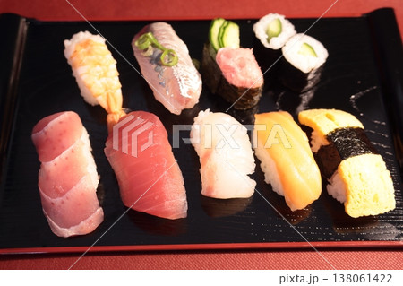 おいしそうなお寿司 138061422