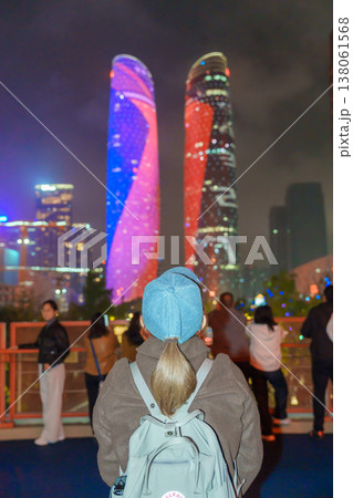 Happy woman traveler travel in Chengdu city. Famous Landmark for tourism attraction in Sichuan, China 138061568