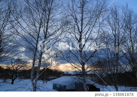 夕暮れ時の蔵王温泉の美しい雪景色 138061878