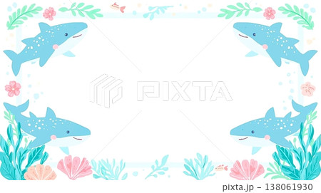 海のきらめきを感じるジンベイザメ背景素材 138061930