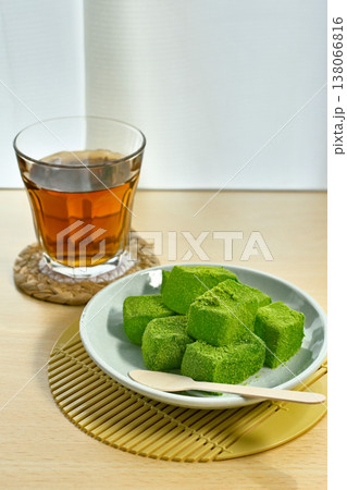 美味しそうな抹茶わらび餅 美味しそうな抹茶わらび餅 138066816