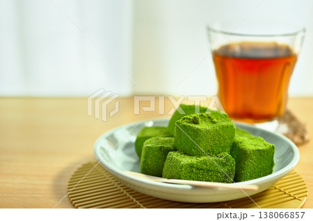 美味しそうな抹茶わらび餅 138066857
