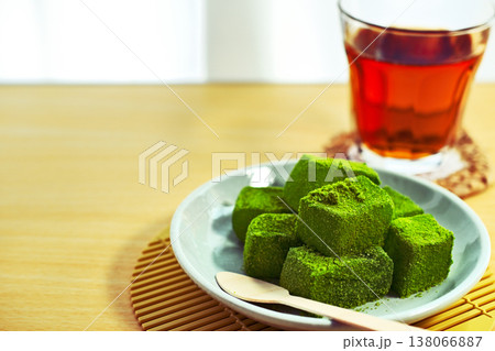 美味しそうな抹茶わらび餅 美味しそうな抹茶わらび餅 138066887