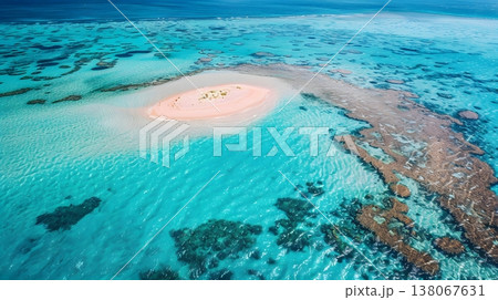 ターコイズブルーに輝くグレートバリアリーフの空撮絶景 138067631