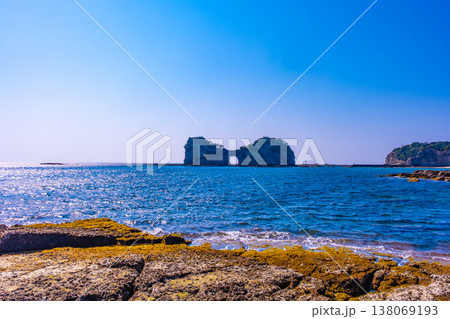 南紀白浜の円月島 138069193