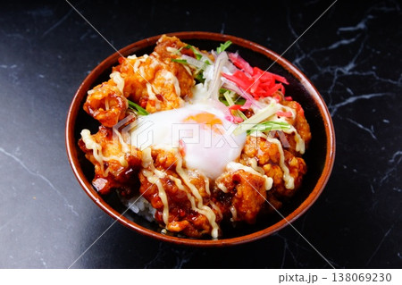 唐揚げ丼 唐揚げ丼 138069230