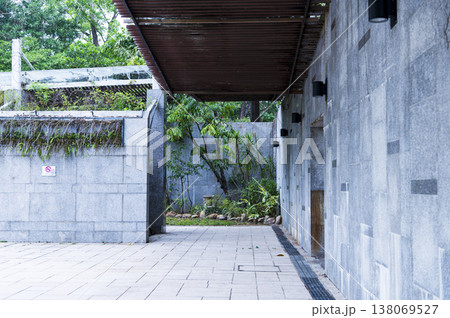 廃墟の洋館 イメージ素材 廃墟の洋館 イメージ素材 138069527