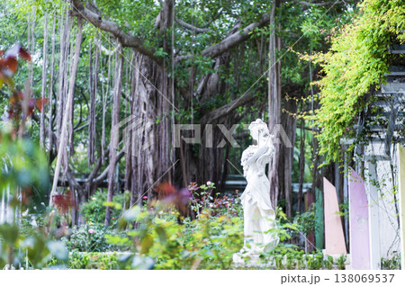廃墟の洋館 イメージ素材 廃墟の洋館 イメージ素材 138069537