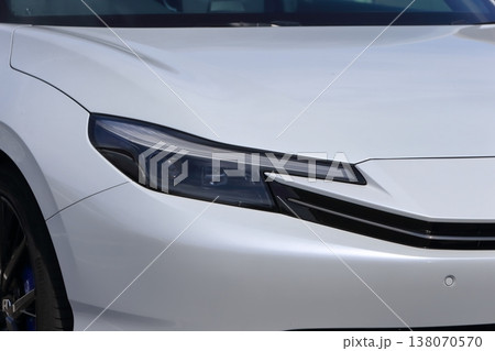 白い国産スポーツカー 138070570