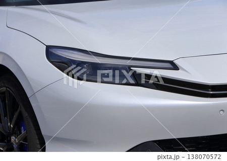 白い国産スポーツカー 138070572