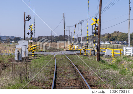 電車の踏み切り　遮断機 138070858