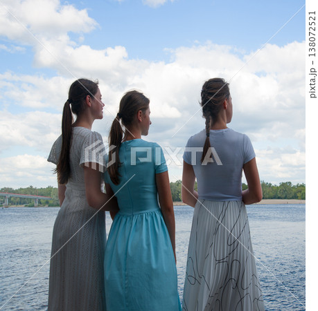 3 girls at the lake 138072521