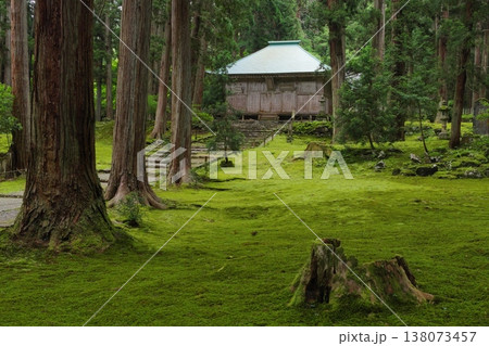 白山平泉寺　拝殿と苔エリア 138073457