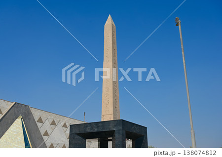 大エジプト博物館　ハンギングオベリスク 138074812