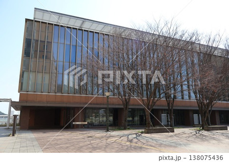 九州大学伊都キャンパス・理系図書館 138075436