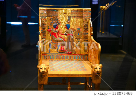 ツタンカーメンの王座　大エジプト博物館 138075469