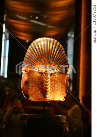 ツタンカーメン黄金のマスクの裏側　大エジプト博物館 138075853