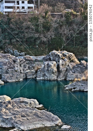 【美濃田の淵】吉野川(徳島県東みよし町) 【美濃田の淵】吉野川(徳島県東みよし町) 138076042