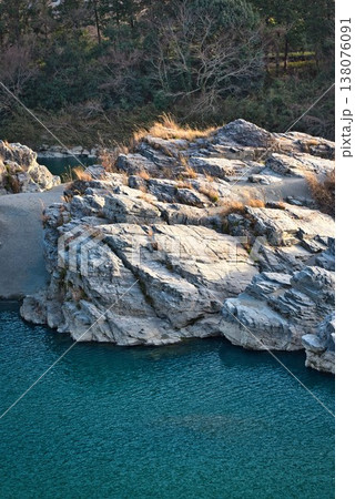 【美濃田の淵】吉野川(徳島県東みよし町) 【美濃田の淵】吉野川(徳島県東みよし町) 138076091