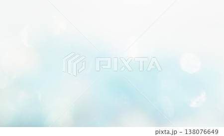 水色ブルーのふんわりグラデーション背景　光キラキラ 138076649