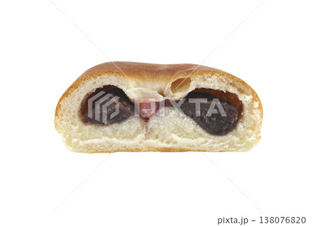 桜花の塩漬けが入ったあんぱん 桜花の塩漬けが入ったあんぱん 138076820