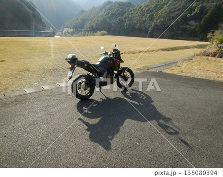 バイクツーリングの一コマ 138080394
